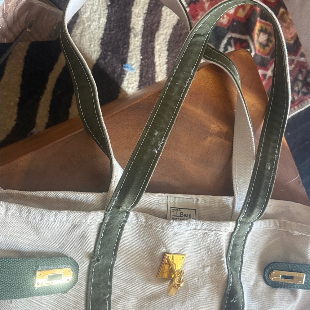 THE BOAT-YARD | a VERY SPECIAL boat & tote story in ANTIQUE OLIVE - Picture 3 of 14
